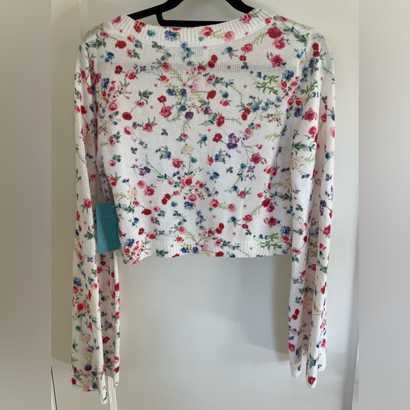 NWT super cropped floral bell sleeve going out summery top - Picture 1 of 7